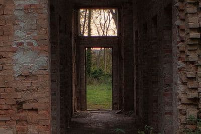 HDR 012 Ruin 5 - Gallery 3
